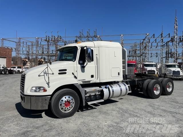 Mack CXU613 Tracteur routier