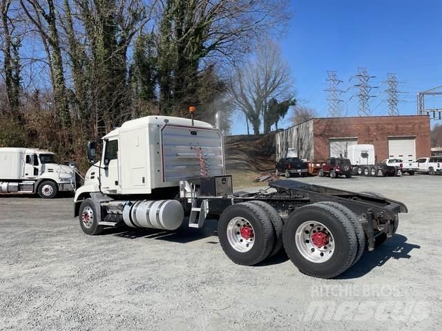 Mack CXU613 Tracteur routier