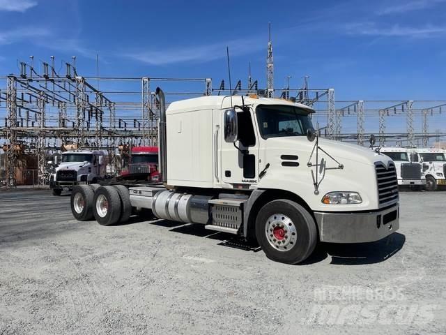 Mack CXU613 Tracteur routier
