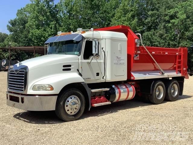Mack CXU613 Camion benne