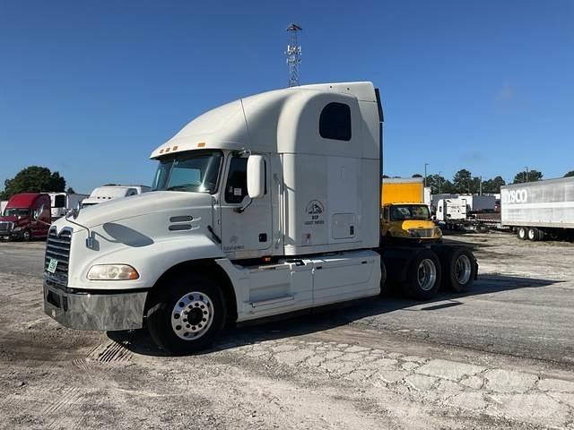 Mack CXU613 Tracteur routier