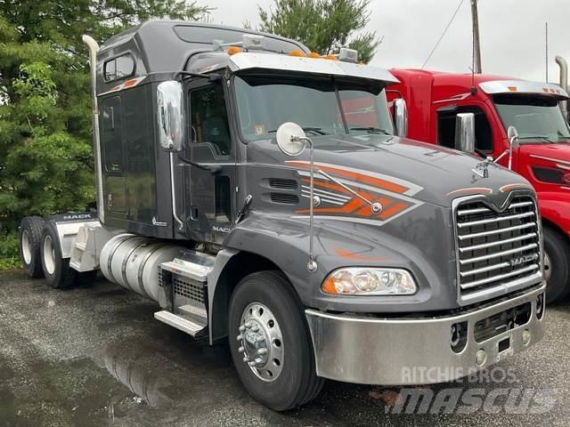 Mack CXU613 Tracteur routier