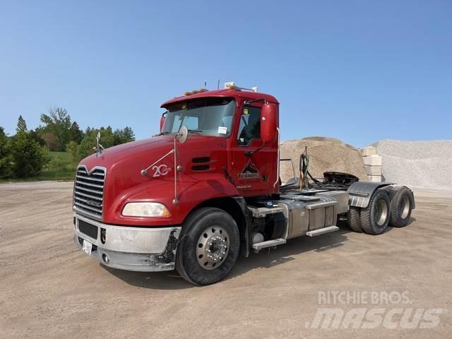 Mack CXU613 Tracteur routier
