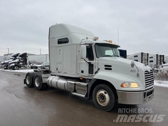 Mack CXU613 Tracteur routier