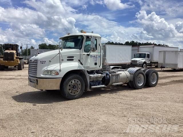 Mack CXU613 Tracteur routier
