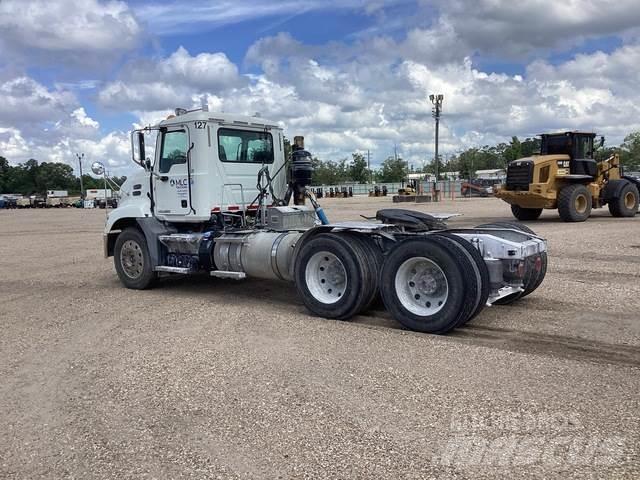 Mack CXU613 Tracteur routier