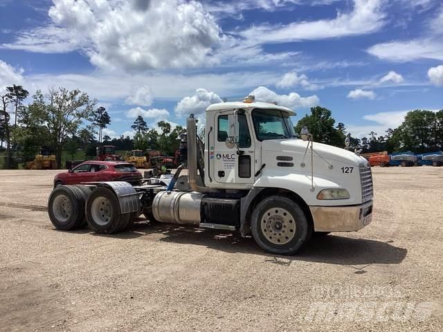 Mack CXU613 Tracteur routier