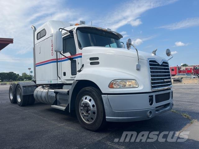 Mack CXU613 Tracteur routier