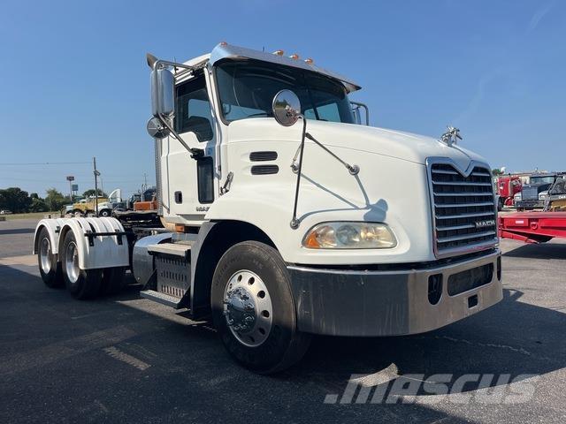 Mack CXU613 Tracteur routier