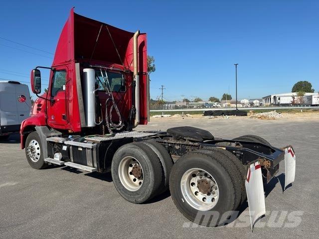 Mack CXU613 Tracteur routier