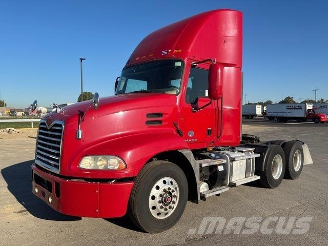 Mack CXU613 Tracteur routier