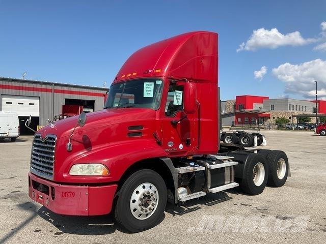 Mack CXU613 Tracteur routier