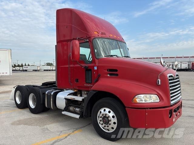 Mack CXU613 Tracteur routier