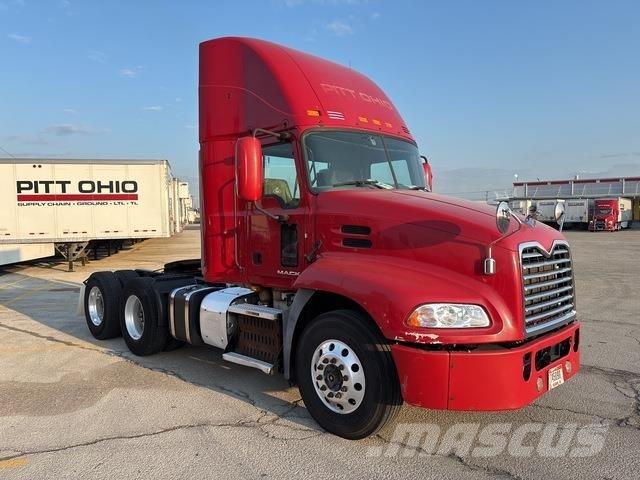 Mack CXU613 Tracteur routier