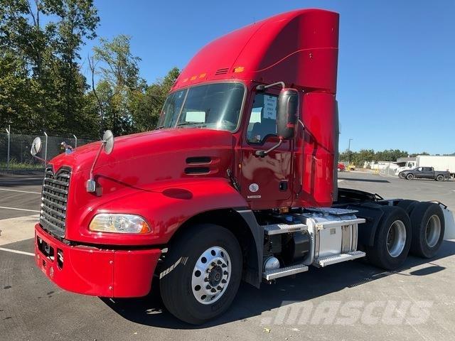Mack CXU613 Tracteur routier