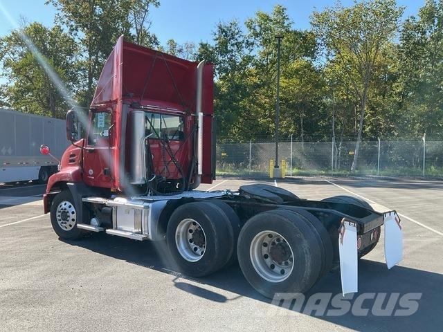 Mack CXU613 Tracteur routier