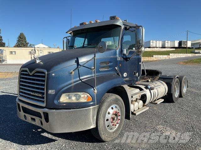 Mack CXU613 Tracteur routier