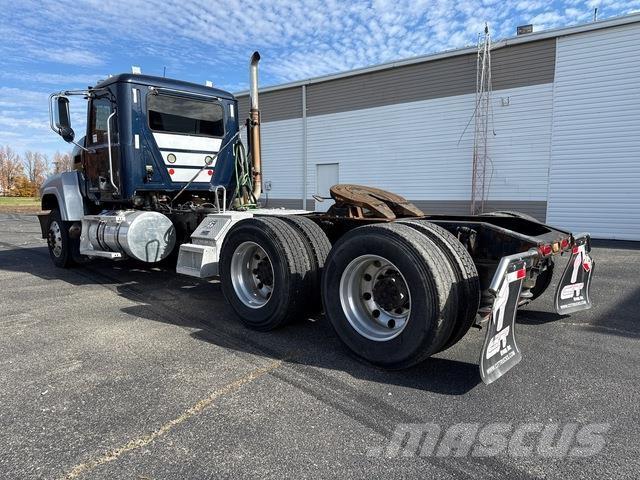 Mack CXU613 Tracteur routier