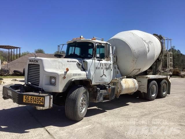 Mack DM690S Autre camion