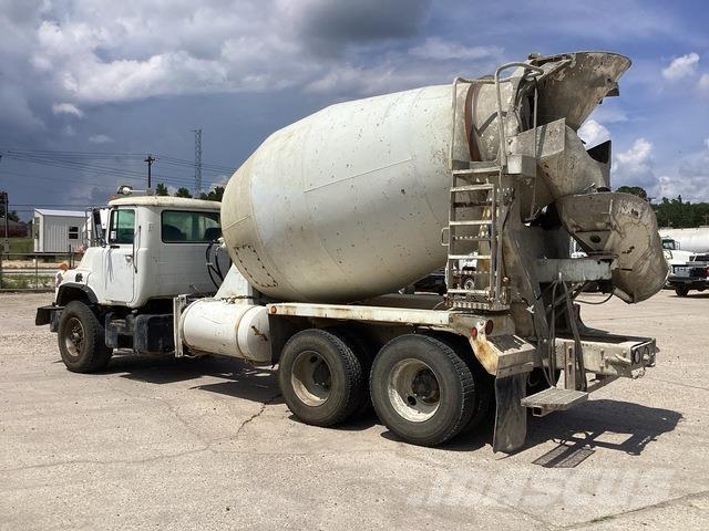 Mack DM690S Autre camion
