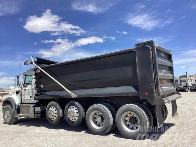 Mack GR104F Camion benne