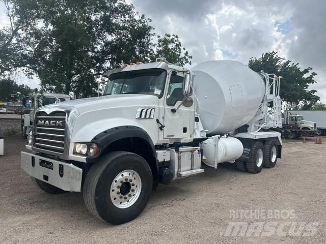 Mack GR64F Autre camion