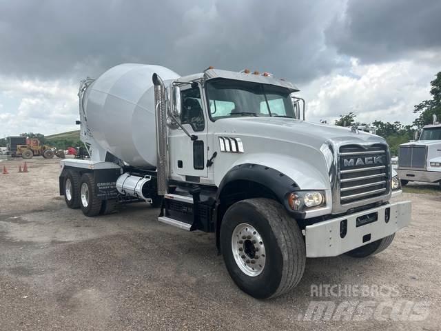 Mack GR64F Autre camion