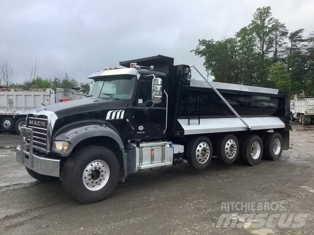 Mack GR64F Camion benne