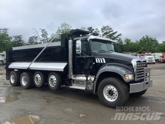 Mack GR64F Camion benne