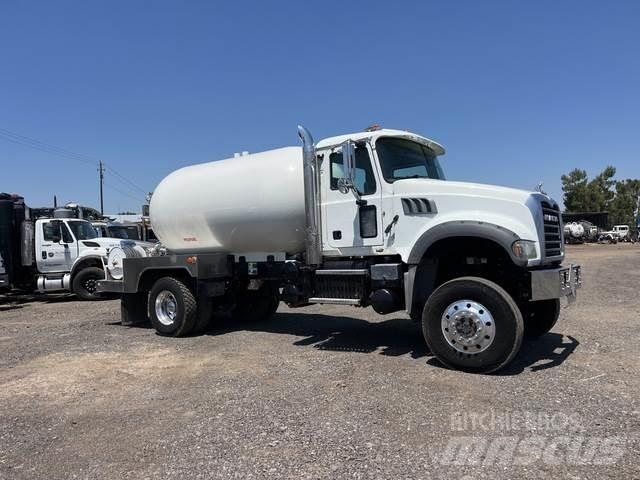 Mack GU432 Motrici cisterna