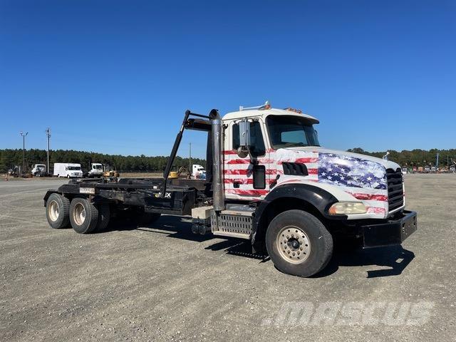 Mack GU533 Camion ampliroll