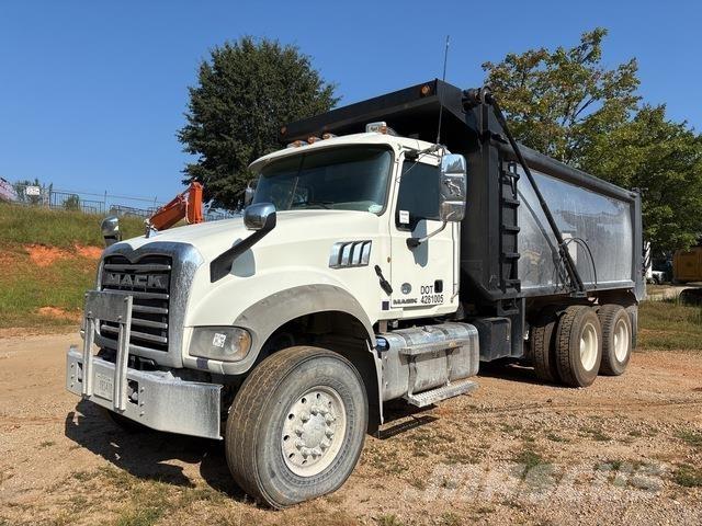 Mack GU713 Camion benne
