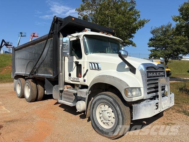 Mack GU713 Camion benne