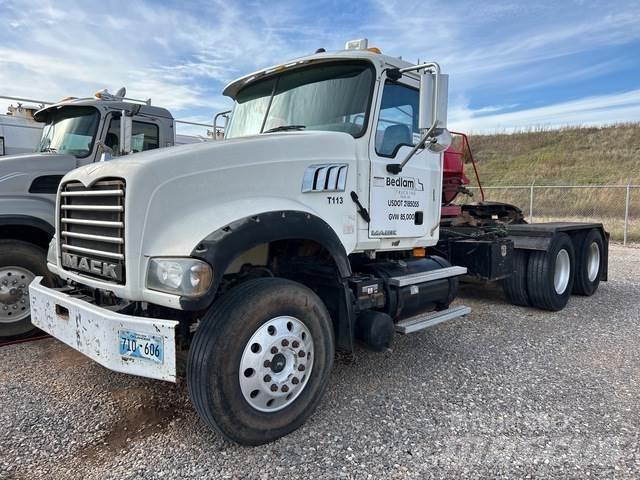 Mack GU713 Tracteur routier
