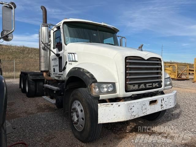 Mack GU713 Tracteur routier