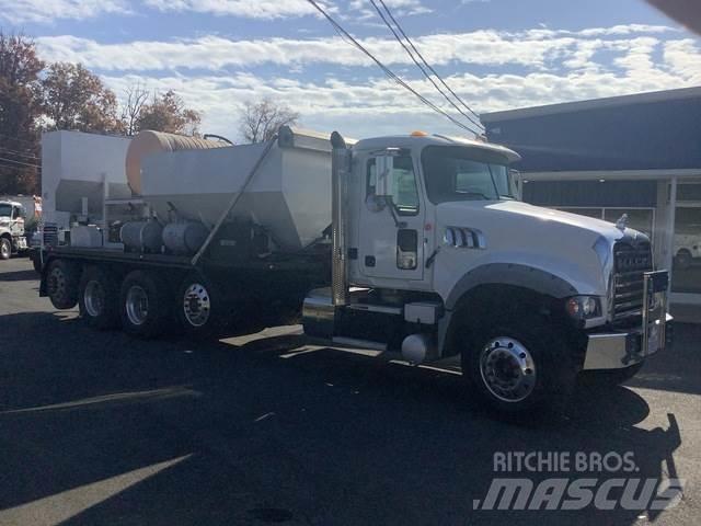 Mack GU713 Camion malaxeur
