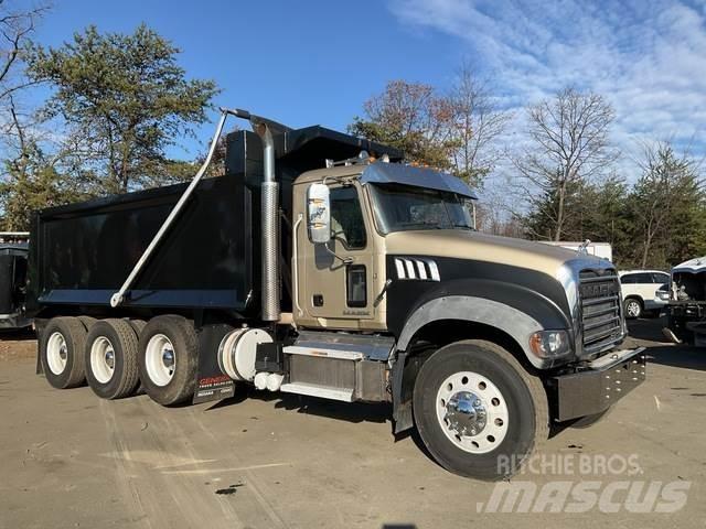 Mack GU713 Camion benne