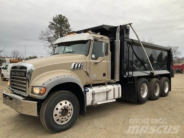 Mack GU713 Camion benne