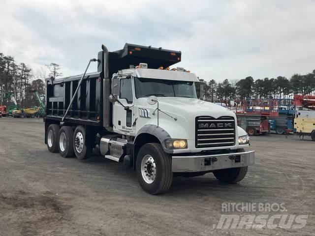 Mack GU713 Camion benne