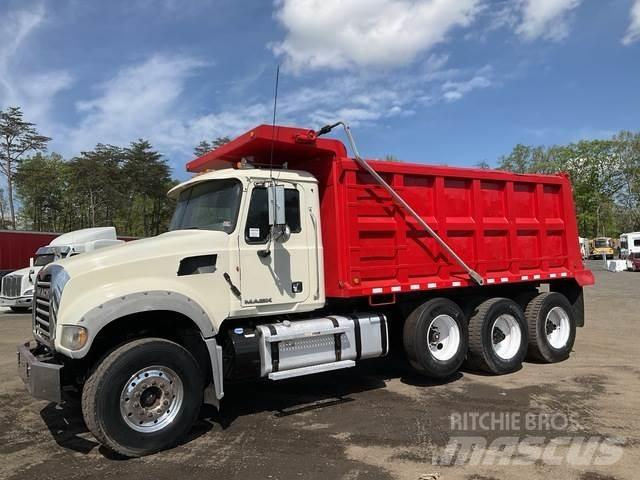 Mack GU713 Camion benne