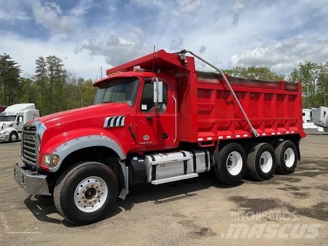 Mack GU713 Camion benne