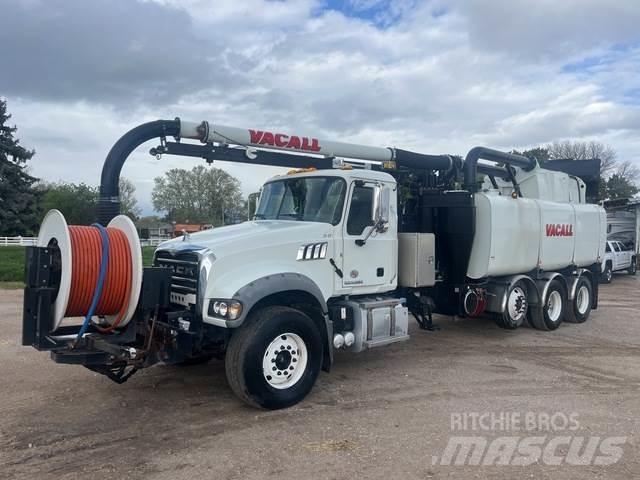 Mack GU713 Pelle sur chenilles