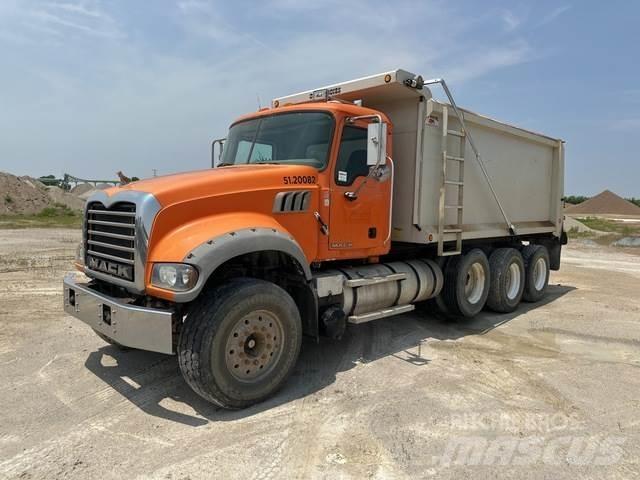 Mack GU713 Camion benne