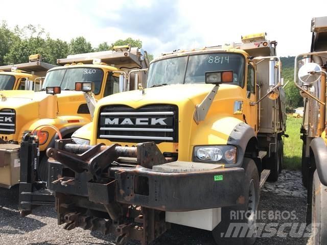 Mack GU713 Chasse neige