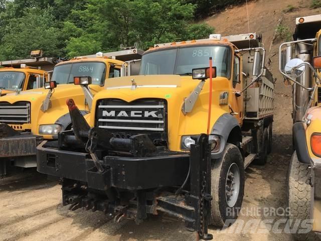 Mack GU713 Chasse neige