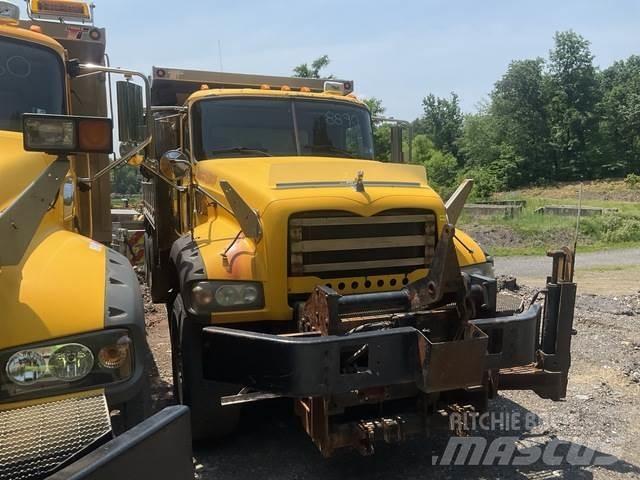 Mack GU713 Chasse neige