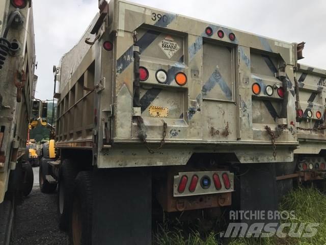 Mack GU713 Camion benne