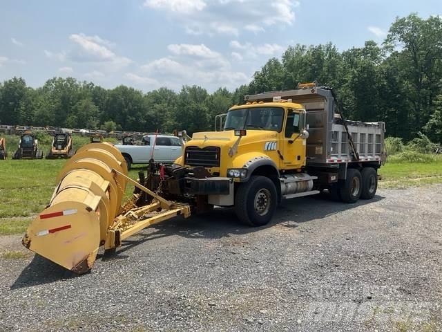 Mack GU713 Chasse neige