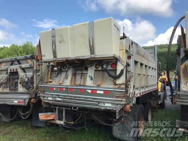 Mack GU713 Camion benne