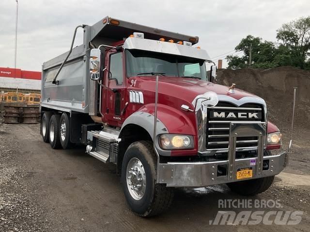 Mack GU713 Camion benne